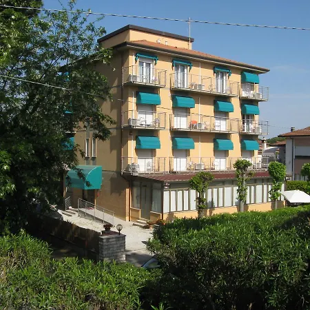 Luca Hotel